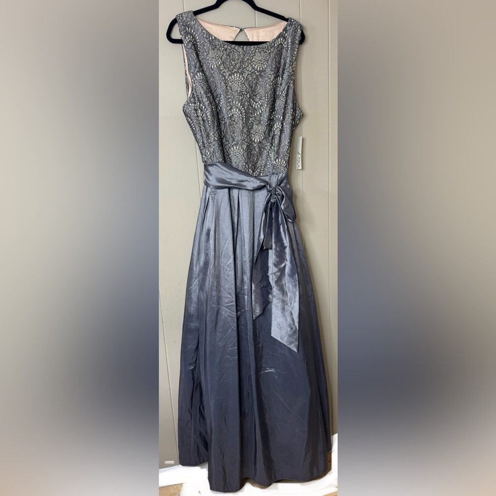 NWT Eliza J Taffeta & Lace Mix Media Ball Gown Womens Size 20W - Picture 2 of 15